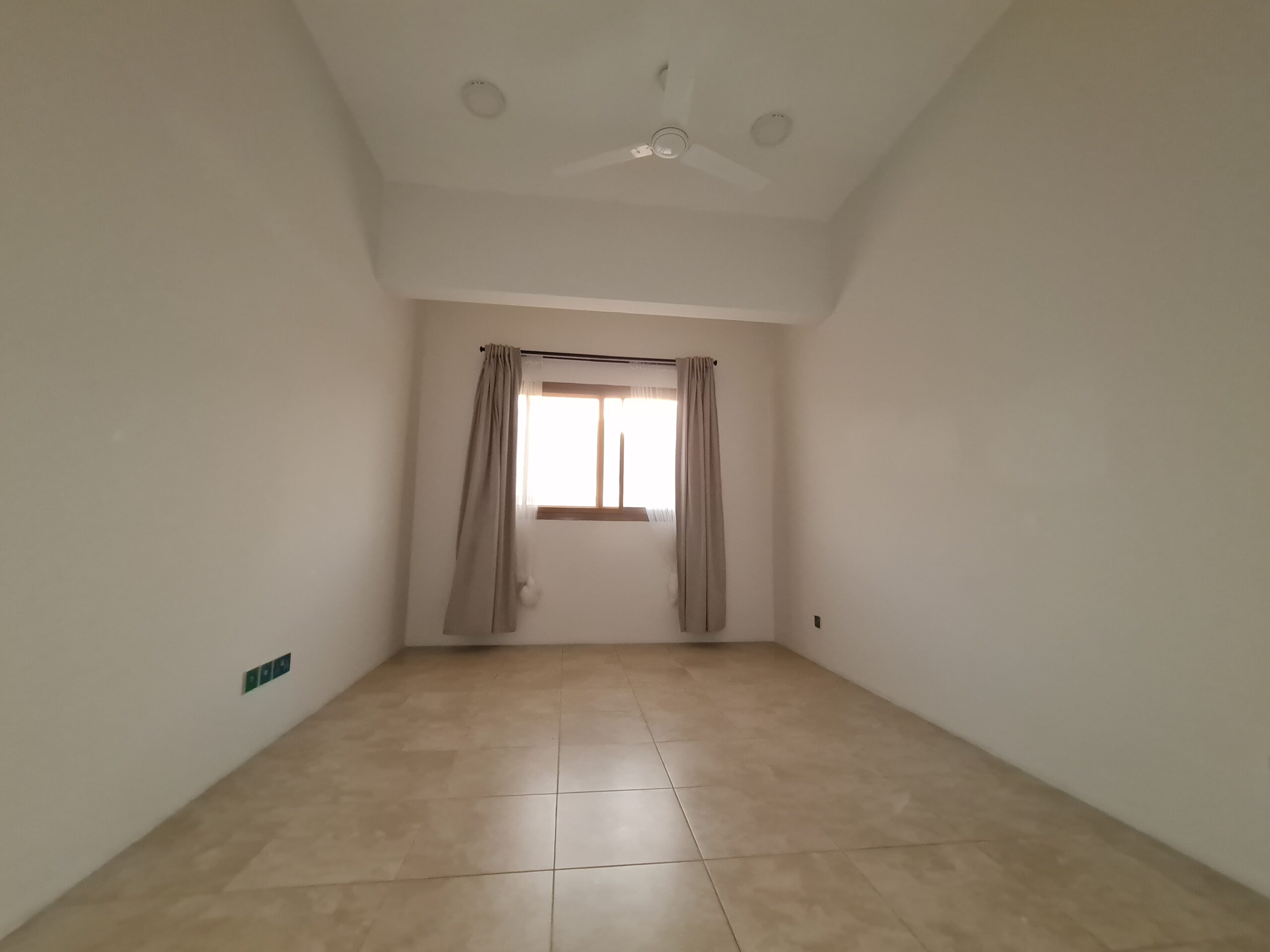 Luxury apartment for rent semi-furnished located in Zinj