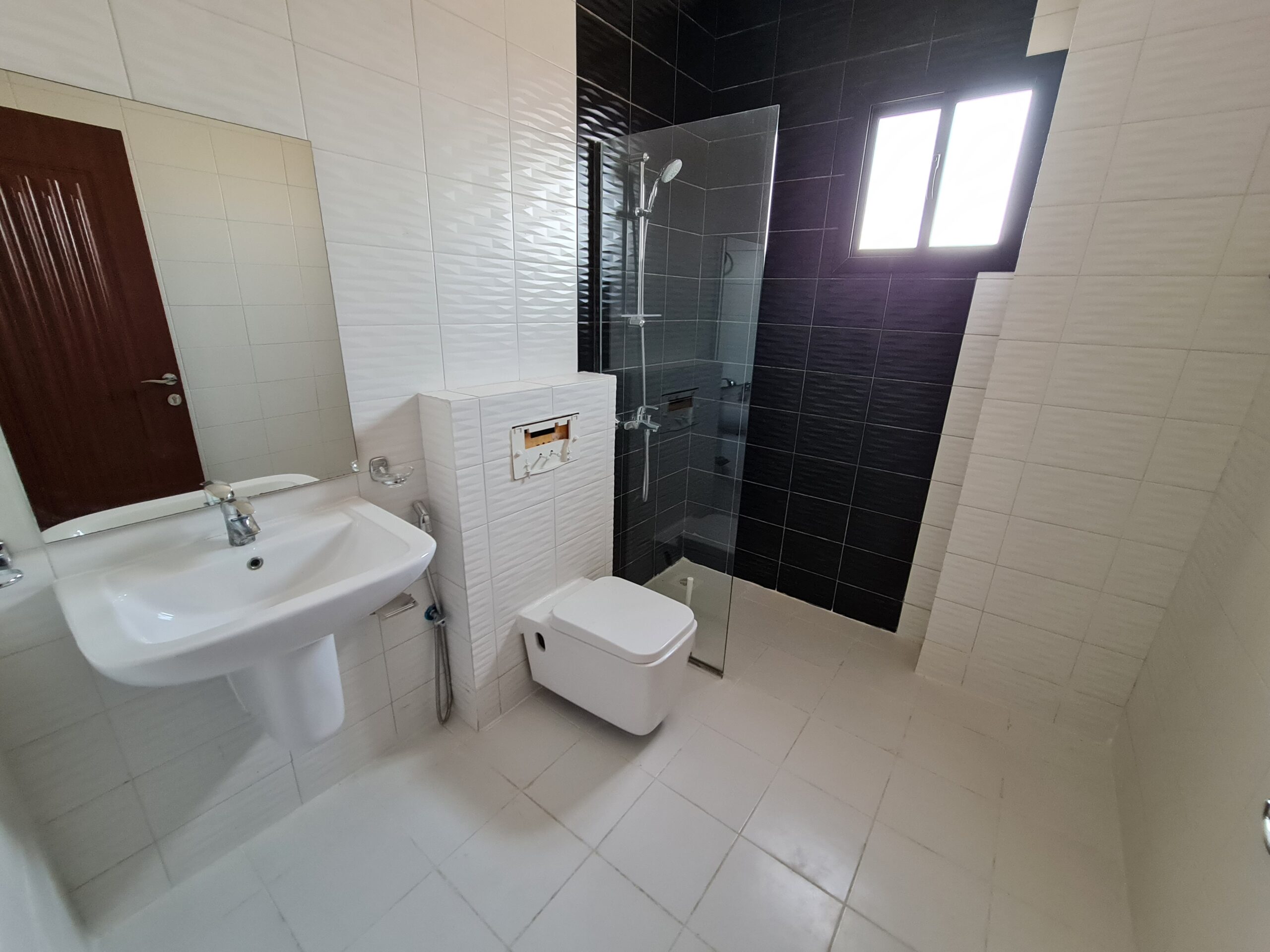 Flat for rent Semi-furnished located in Bu Quwah (Saraya 2)