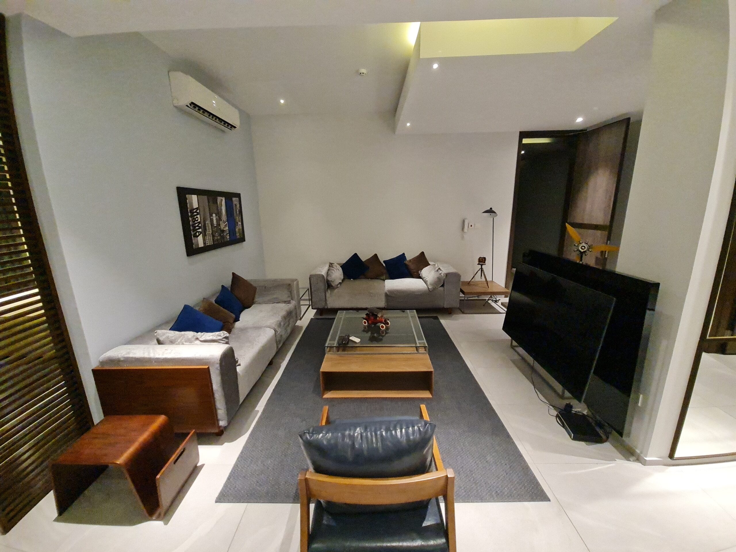 Luxury apartment for rent fully furnished located in Janabiyah