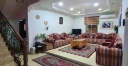 Villa for sale with five bedrooms, located in Samaheej