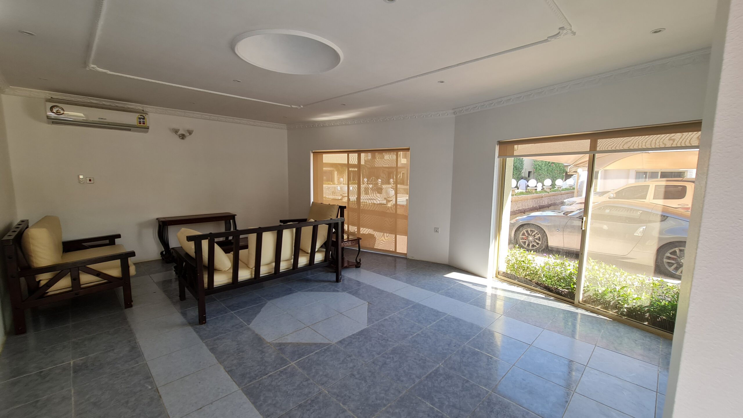 Villa for rent with 3 bedrooms, semi-furnished, located in Bu Ashira