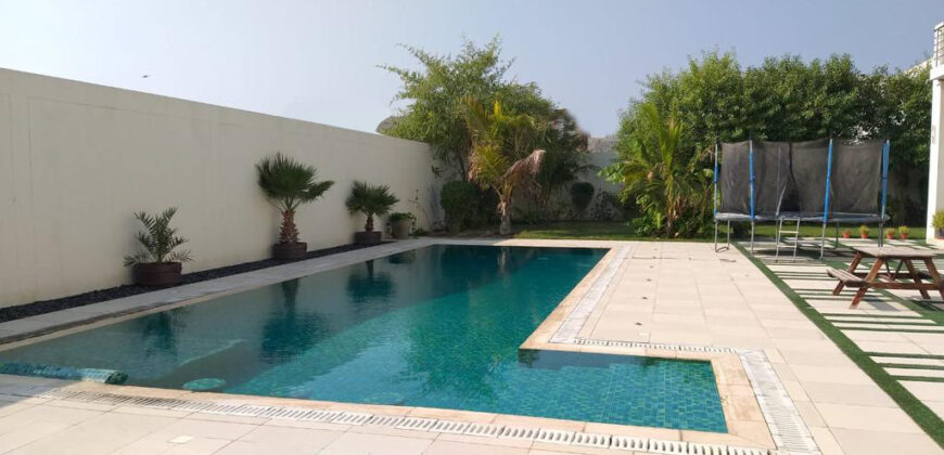 Luxury villa for sale located in Janabiya