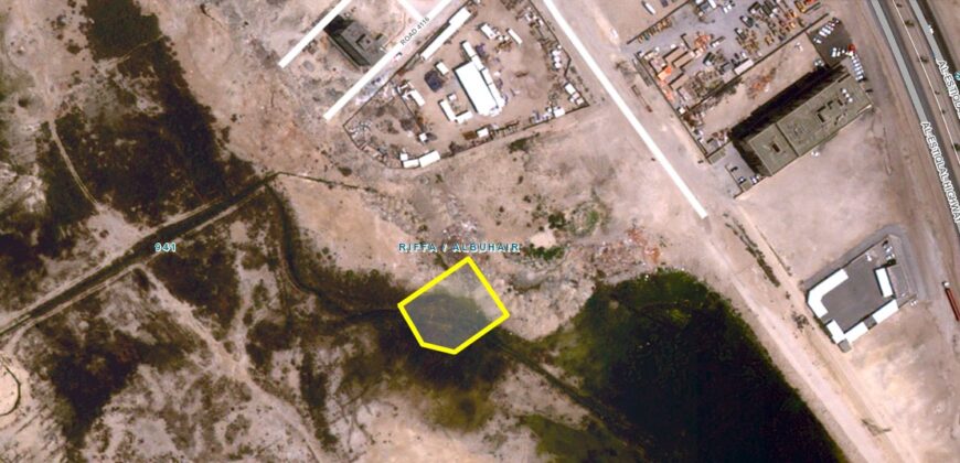 للبيع أرض إستثمارية B-D بمنطقة  الرفاع – البحير (شارع الاستقلال) رقم العقار: DA3135