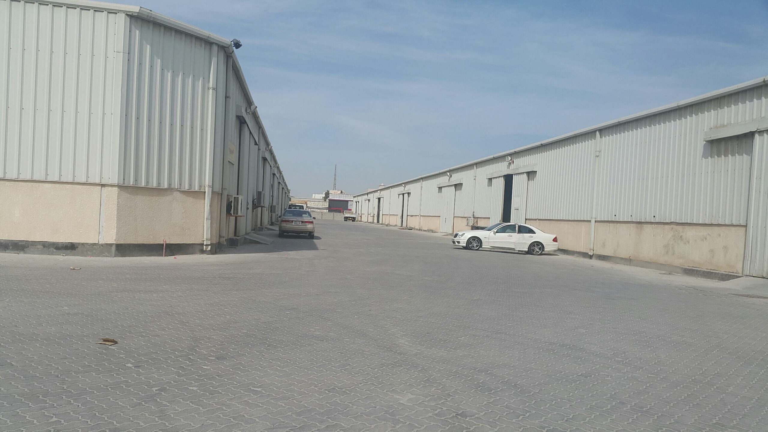 Warehouses for rent located East Riffa