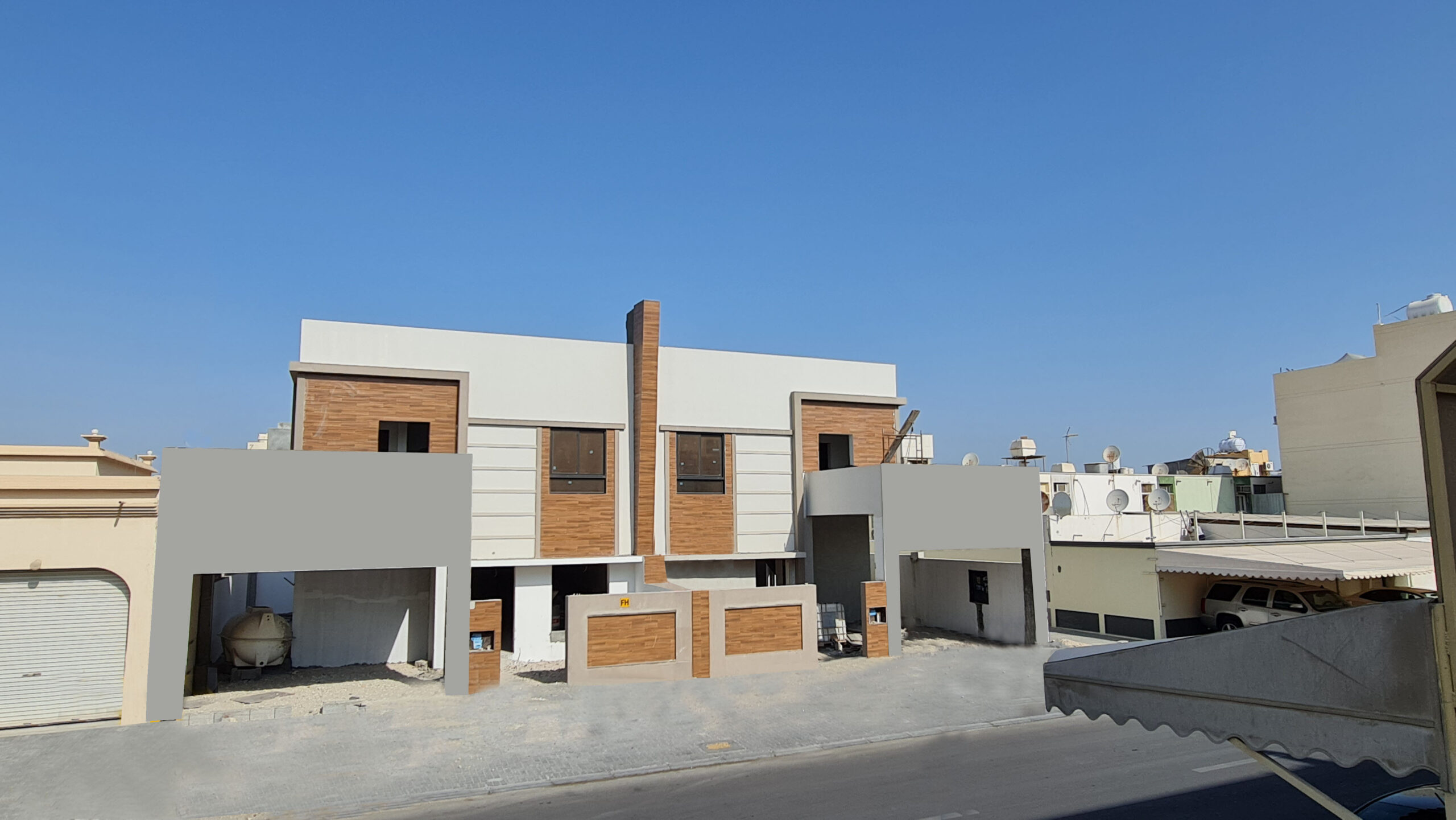 للبيع ثلاث فلل سكنية جديدة تتكون من أربع غرف نوم بمنطقة مدينة عيسى مناسبة للسكن الاجتماعي